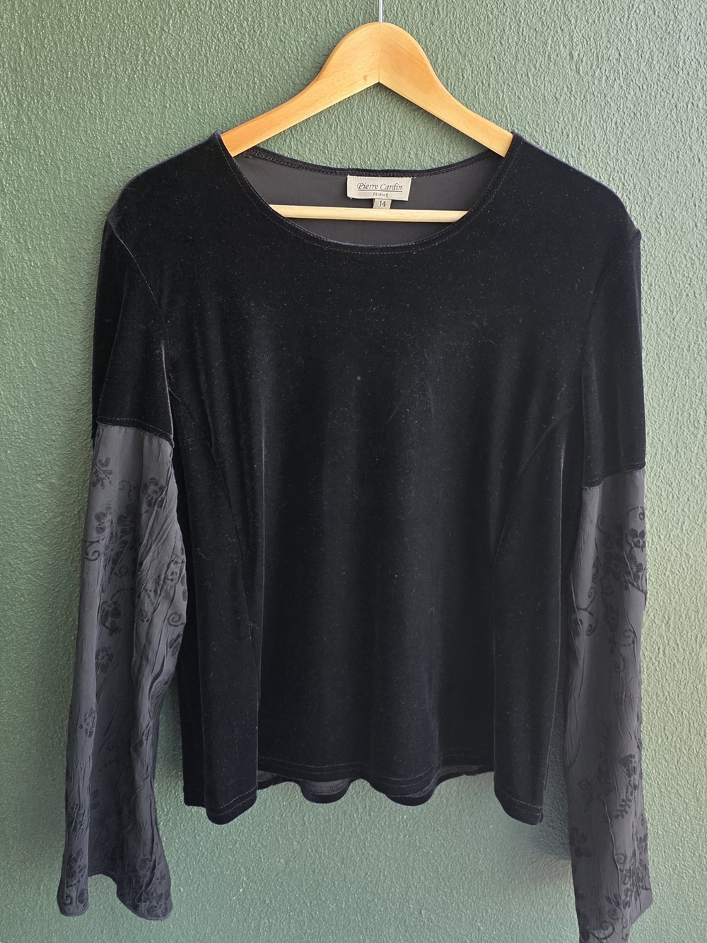 Pierre Cardin Black Velvet Top with Patterned Sheer Sleeves Sz L/14 - Picture 2 of 11